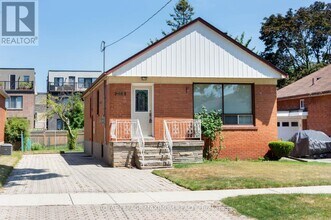 Building Photo - 289 Thirtieth St