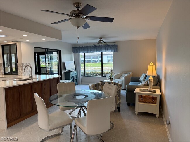 Building Photo - 5850 Trailwinds Dr