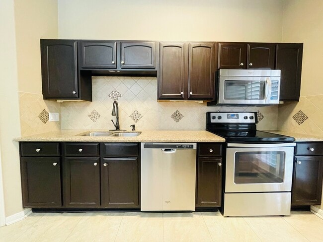 Foto del edificio - 2710 Grants Lake Blvd