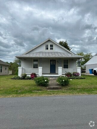 Building Photo - 2317 Moir St NE