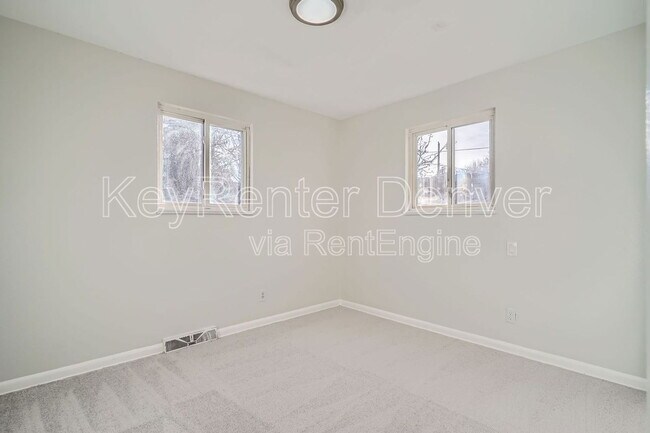 Foto del edificio - 922 N Newton St