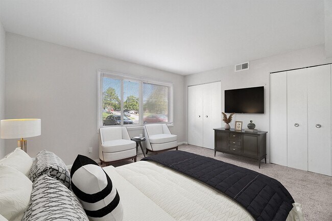 Building Photo - Falls Village Apartments