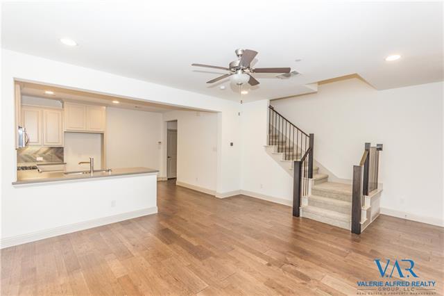 Foto del edificio - 2221 Jameson Ln