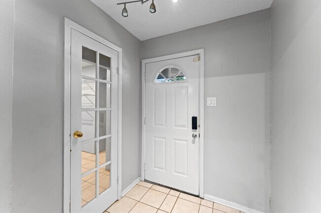 Building Photo - 11227 Verlaine Dr