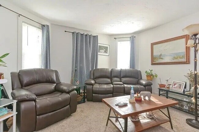 Foto del edificio - 36 Hollace St