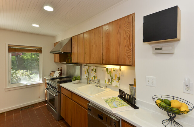 Building Photo - 11493 Waterview Cluster