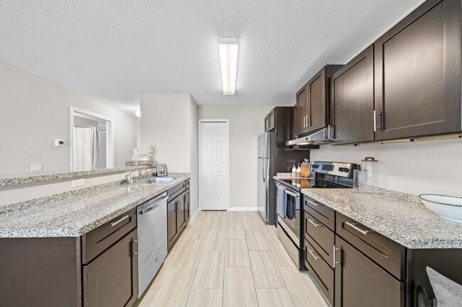 Foto del edificio - Mercury cove Apartments