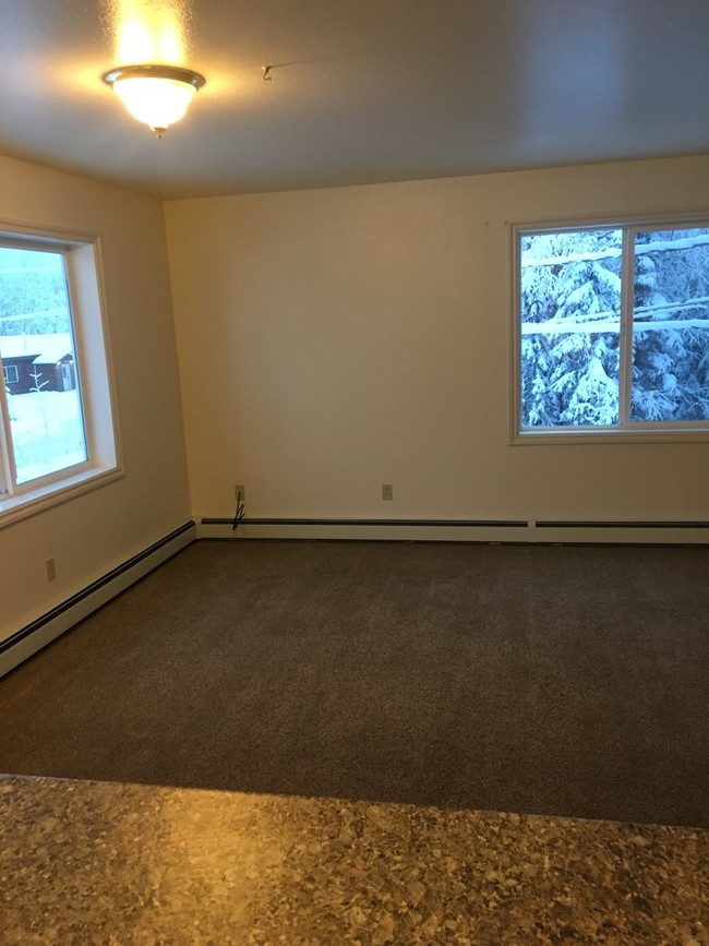 Living Room - 4844 Da Niece St