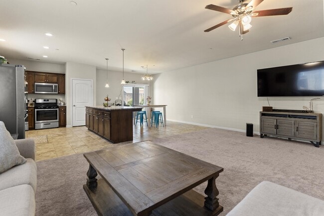 Foto del edificio - 9408 Citrus Creek Dr