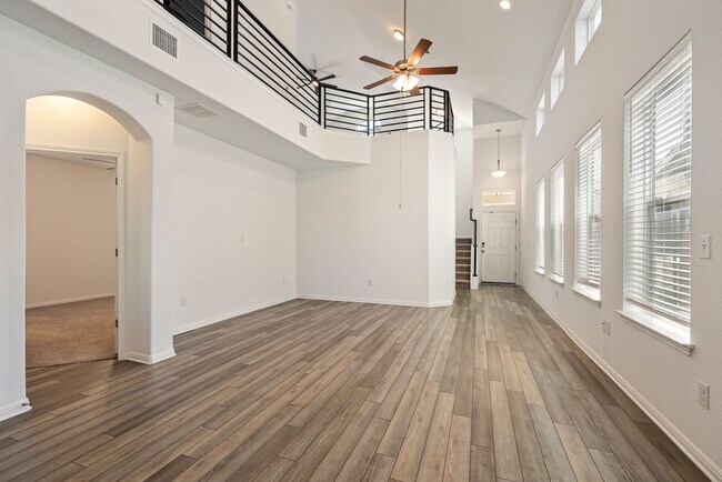 Building Photo - Luxurious 3 bedrooms 2.5 bathrooms home in Vistas of Austin!!!