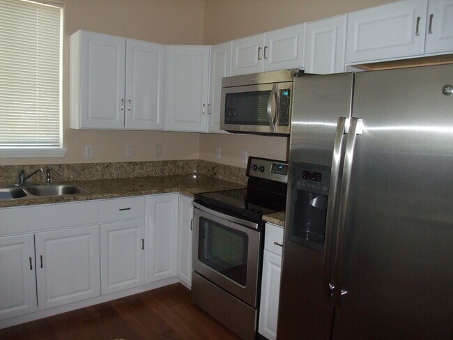 Foto del edificio - North Albany - Very Clean 5 Bedroom 2 1/2 ...