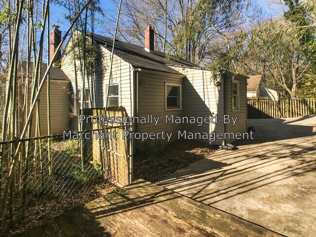 Building Photo - 235 W Hillcrest Dr