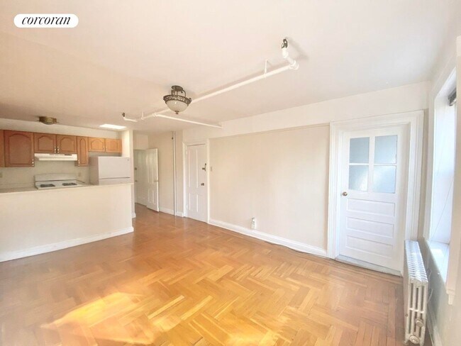 Building Photo - 104 S Elliott Pl