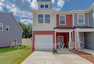 Building Photo - 385 Hague Dr