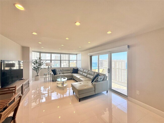 Foto del edificio - 1985 S Ocean Dr