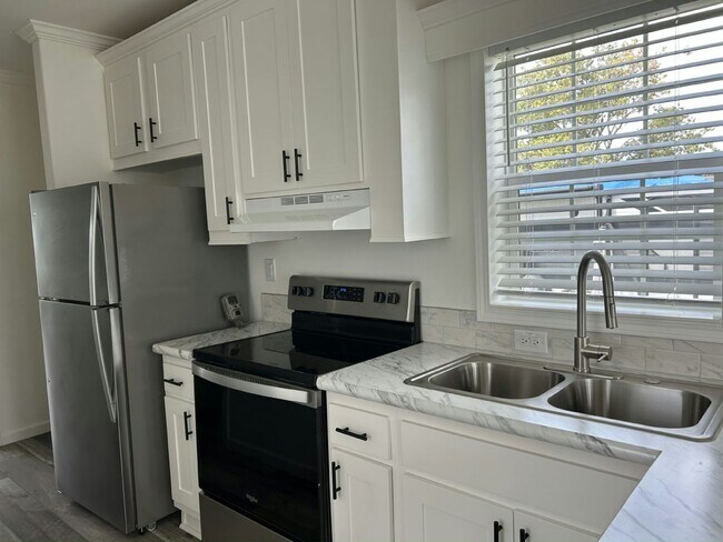 Foto del edificio - 6105 Land O' Lakes Blvd