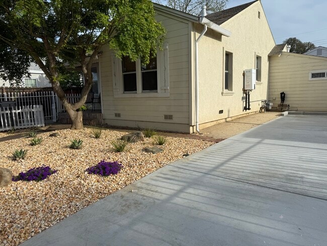 Building Photo - 3718 16th Ave