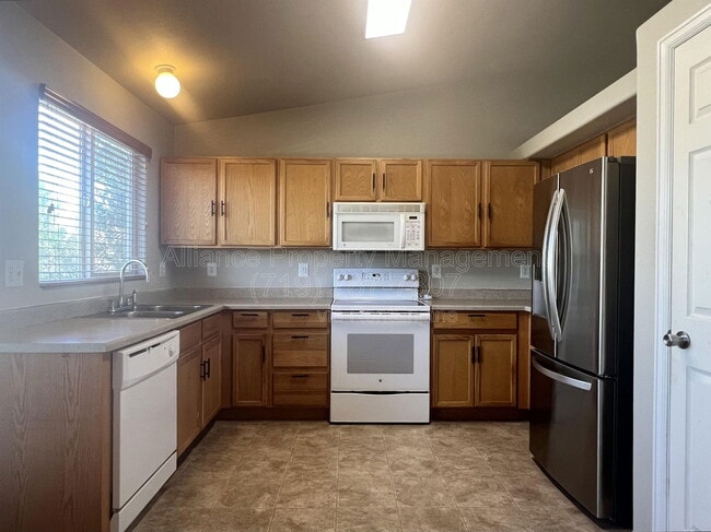 Foto del edificio - 7368 Glenburn Dr