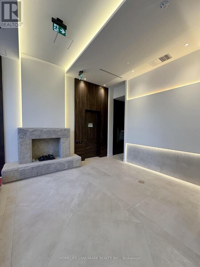 Photo du bâtiment - 425 Front St E