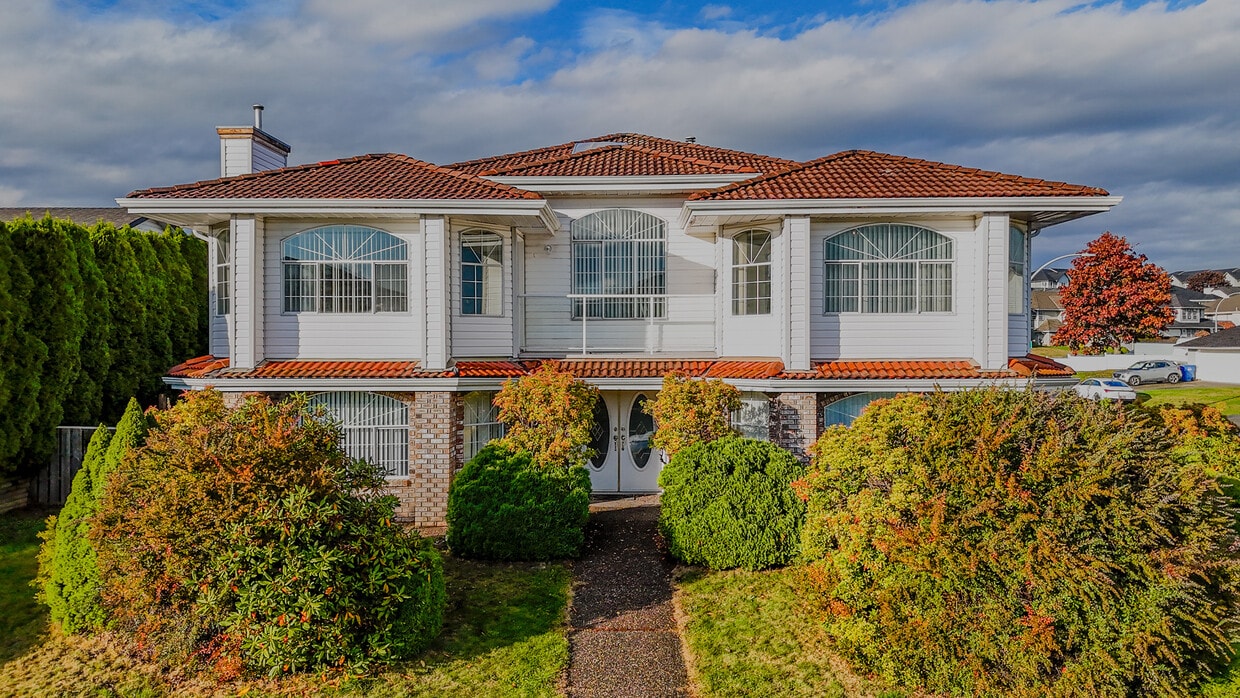 Primary Photo - 3217 Mallard St