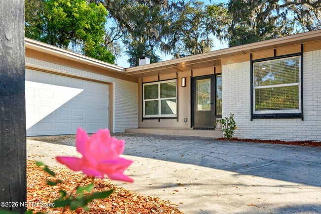 Foto del edificio - 2915 Holly Bay Rd