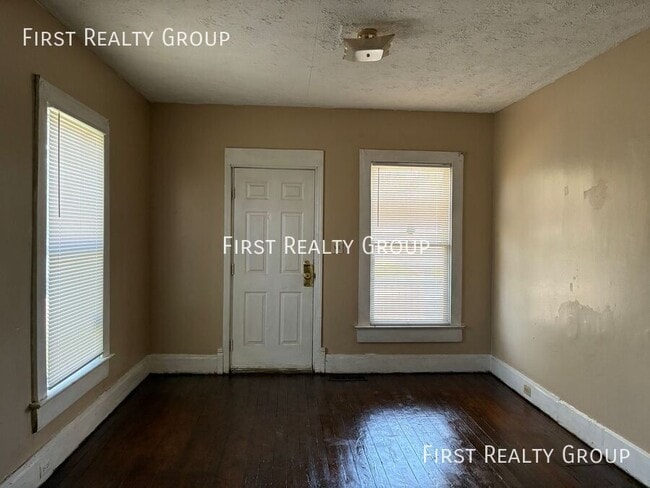 Building Photo - 451 Hunter Ave