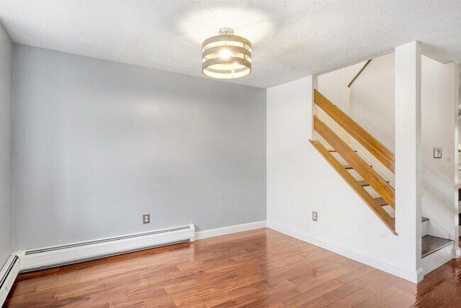 Building Photo - 25 Cortez Dr