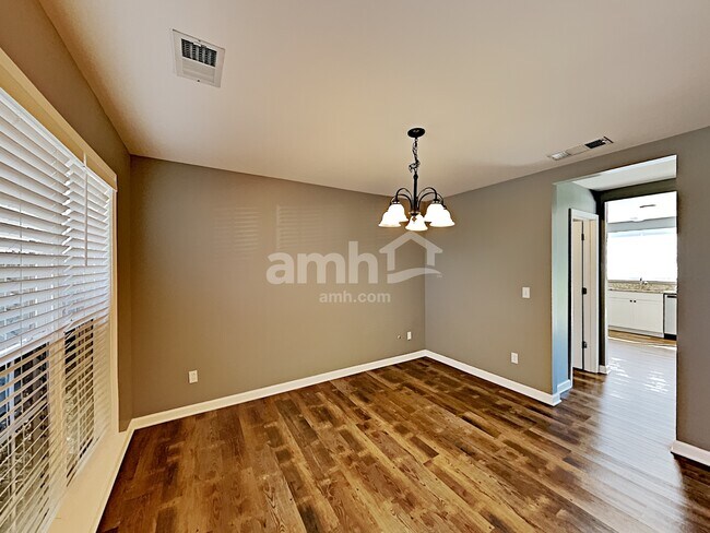 Foto del edificio - 2412 Newberry Ln
