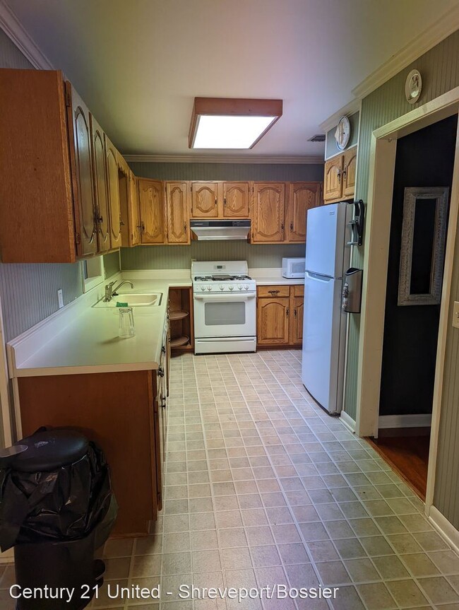 Building Photo - 4 br, 2 bath House - 140 Norwood St