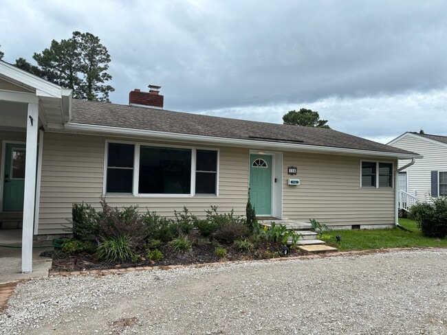 Building Photo - Updated 2 bedroom with Bonus room home in ...