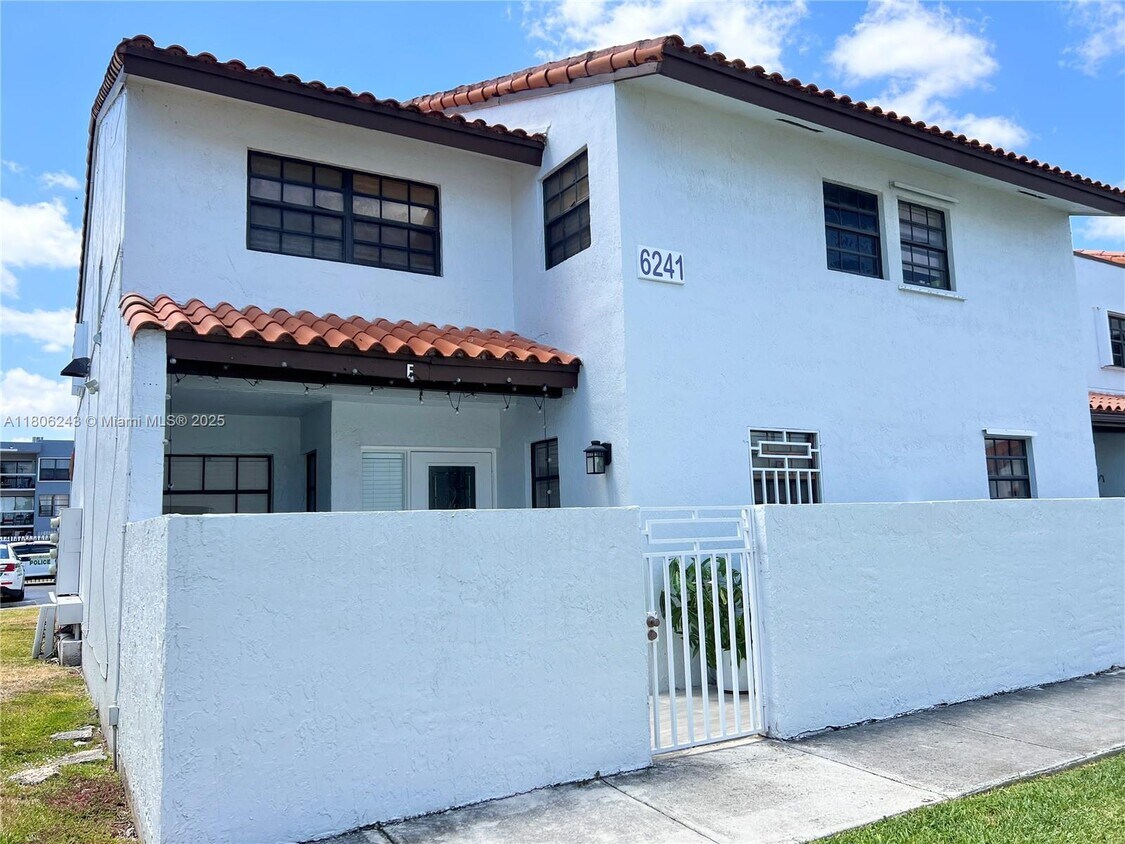Primary Photo - 6241 SW 138th Ct