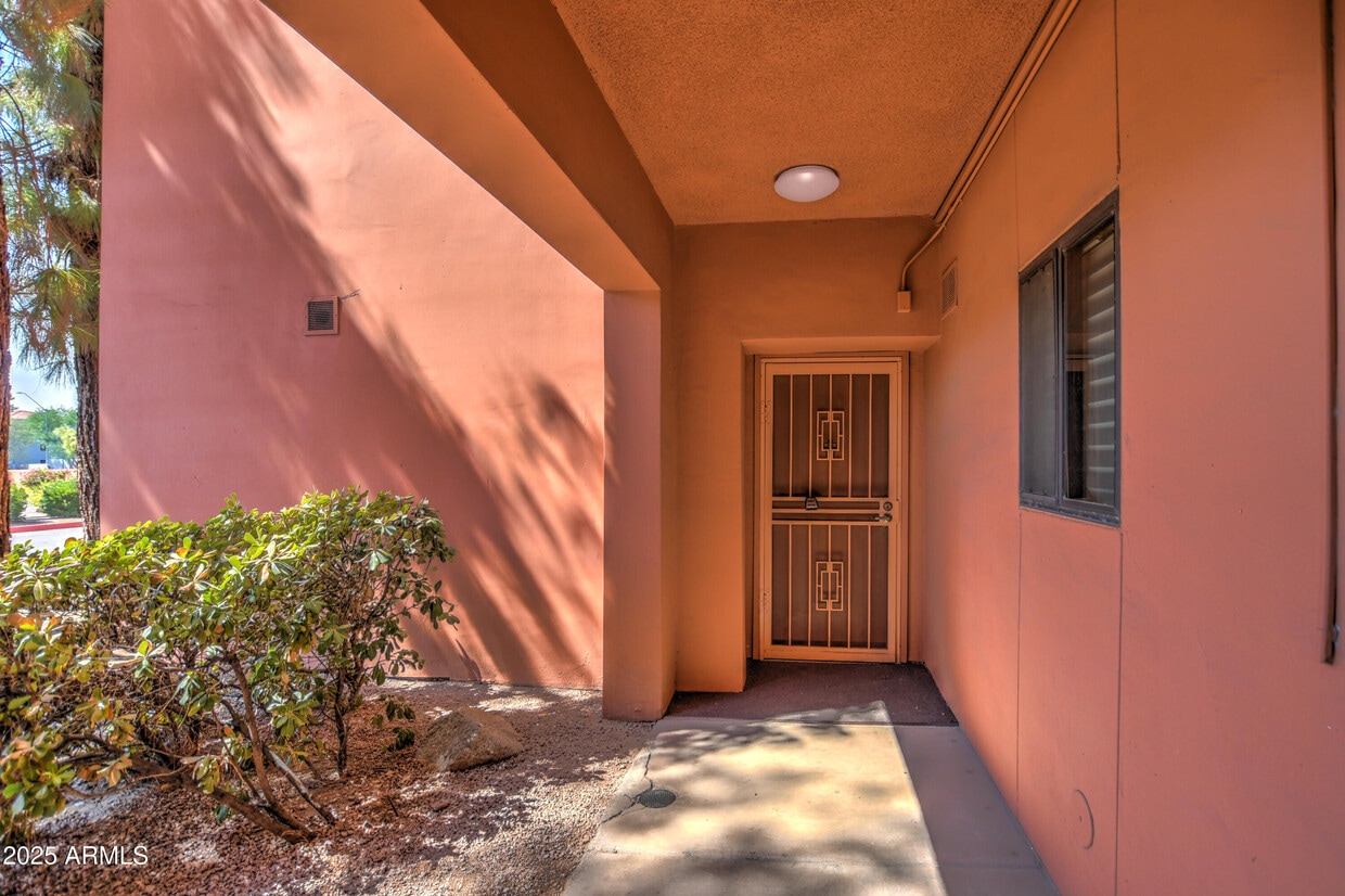 Foto principal - 4303 E Cactus Rd