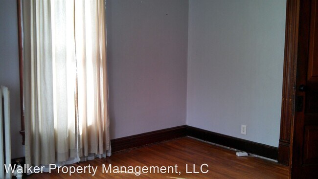 Building Photo - 435 E Centerway St