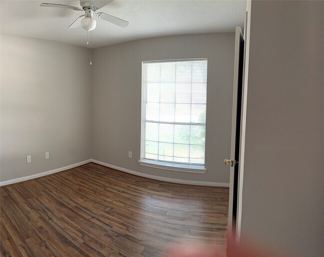 Foto del edificio - 4026 Redwood Hill Ct