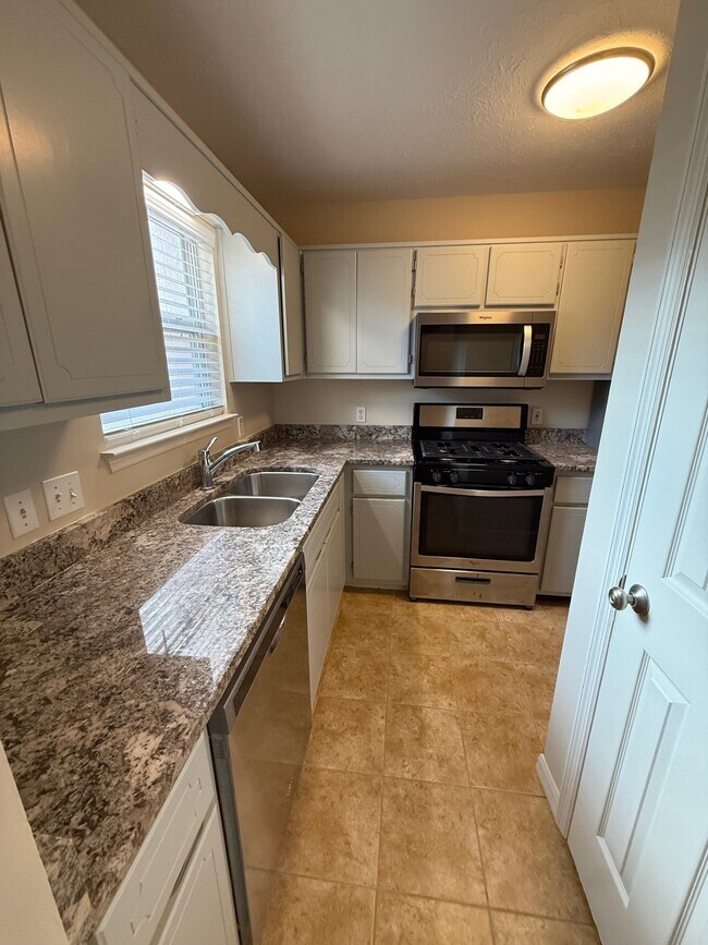 Foto del edificio - 6588 Harbour Blvd