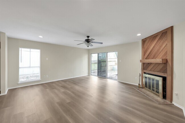 Building Photo - 67 Marabou Pl