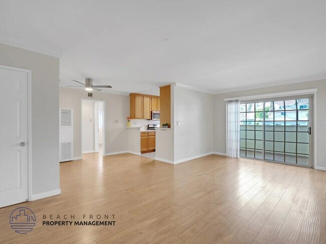 Foto del edificio - 8306 W Manchester Ave
