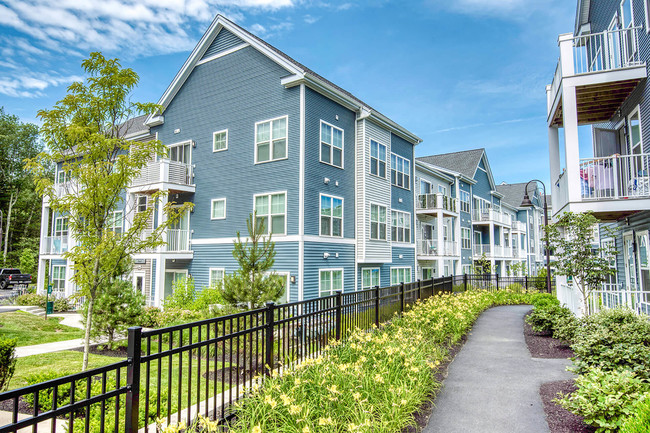 Windsor at Hopkinton features expansive green space - Windsor at Hopkinton