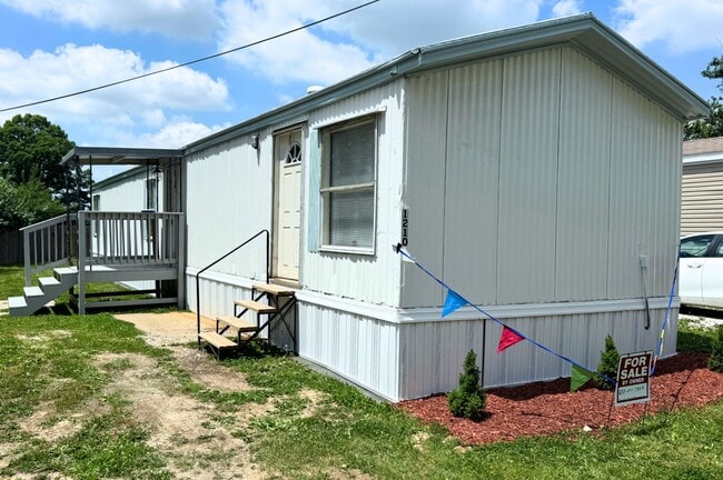 Building Photo - 1210 Rim Rd