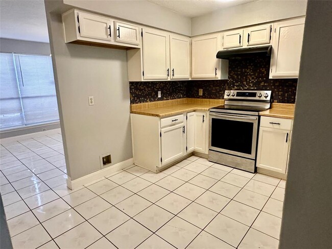 Building Photo - 16914 Square Rigger Ln