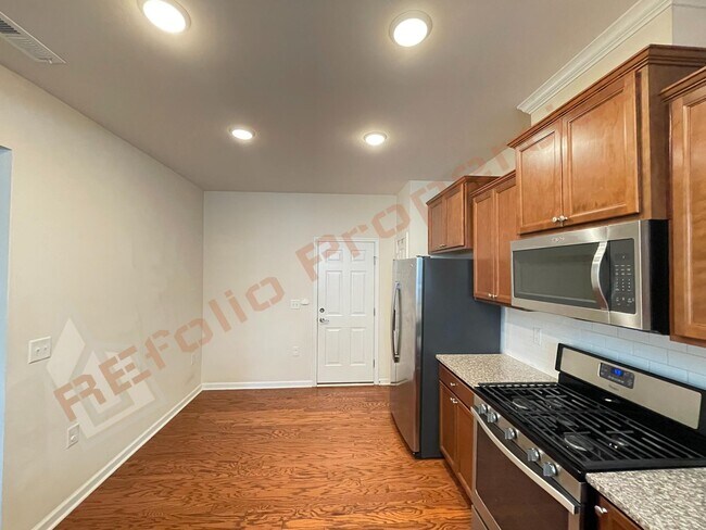 Foto del edificio - Beautiful 3 Bedroom, 2.5 Bathroom Townhome...