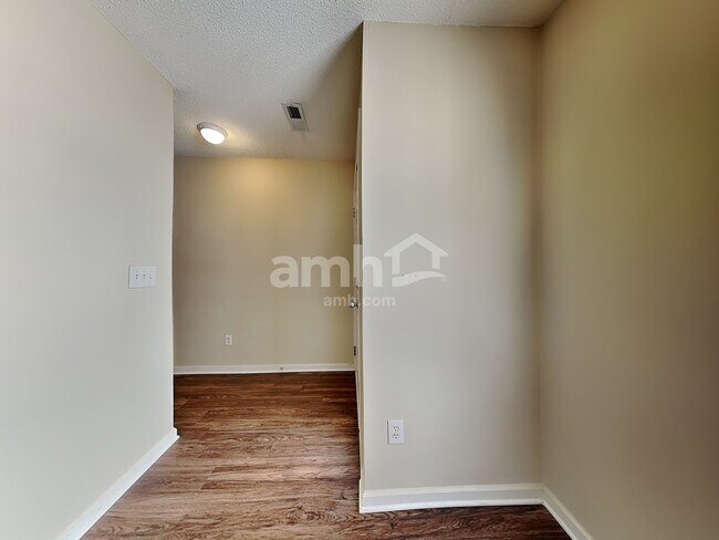 Building Photo - 115 Bristol View Cir