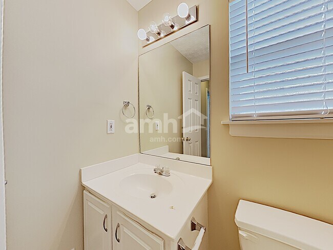 Foto del edificio - 5195 Lakebrooke Rn