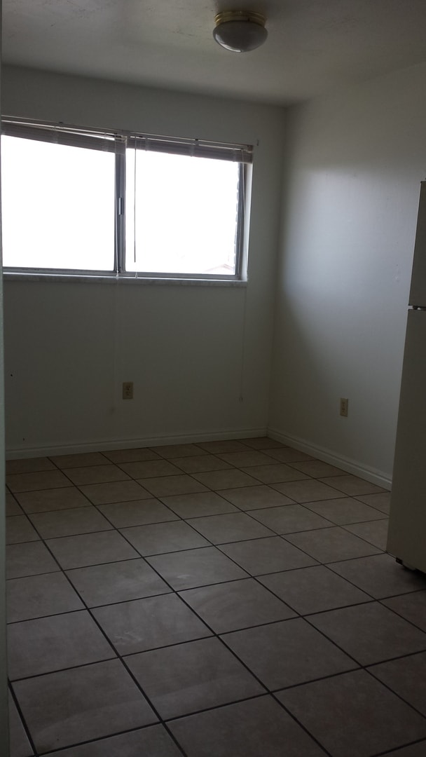 Building Photo - 568 E 250 N