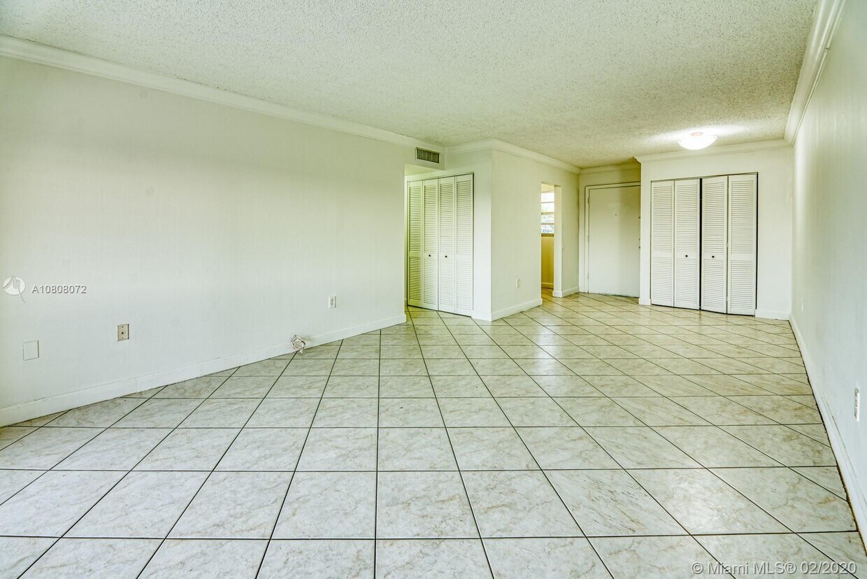 6095 W 18th Ave S323 Hialeah Fl 33012 - 6095 W 18th Ave  S323 Hialeah Fl 33012