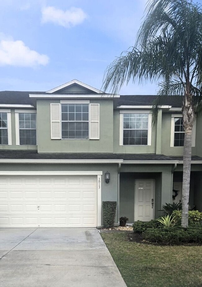 Building Photo - Amazing 4 Bedroom + Office/Bonus Room, 2 1...