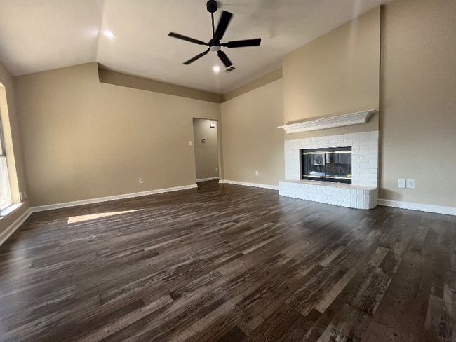 Building Photo - 3001 Green Vista Ct