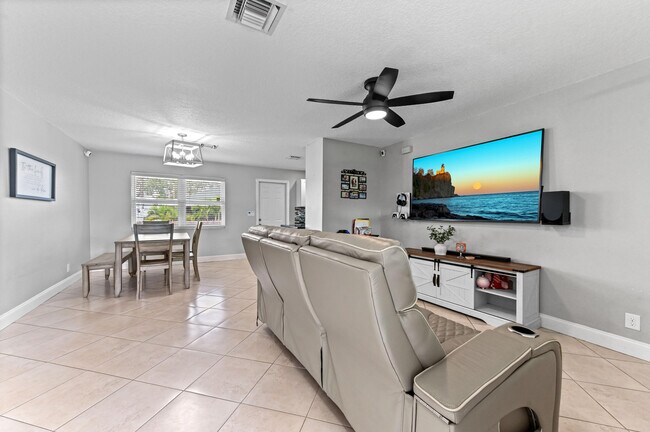 Foto del edificio - 3581 Kitely Ave