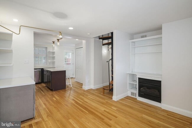 Foto del edificio - 704 S Darien St