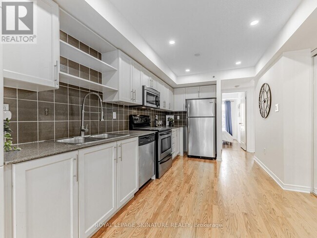 Photo du bâtiment - 817-817 Dundas St E